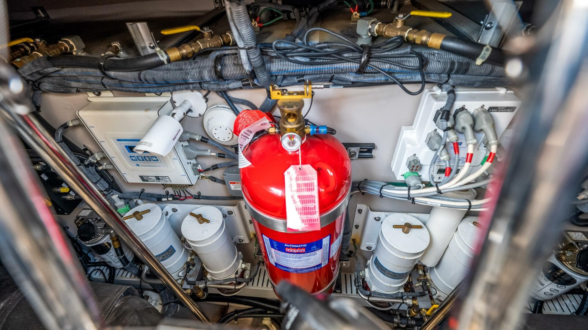 2013 Sea Ray 610 Sundancer — photo 17