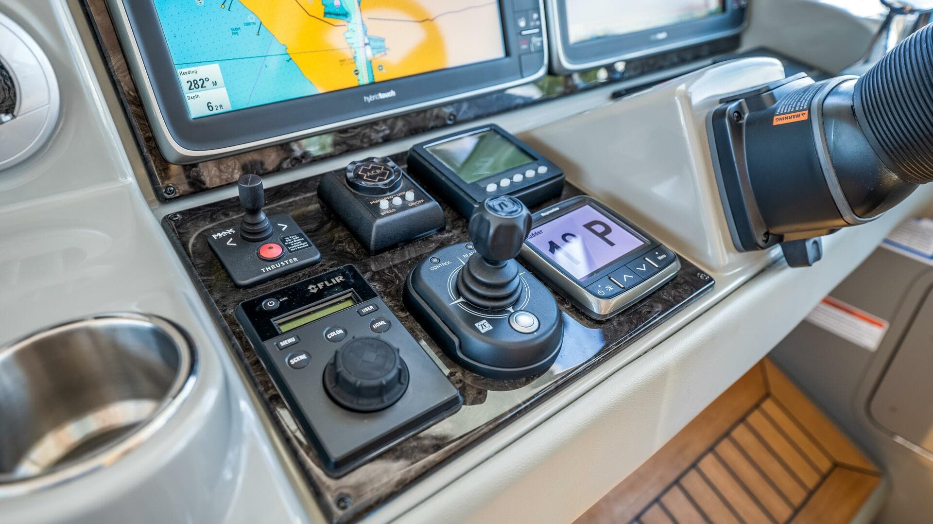 2013 Sea Ray 610 Sundancer — photo 67