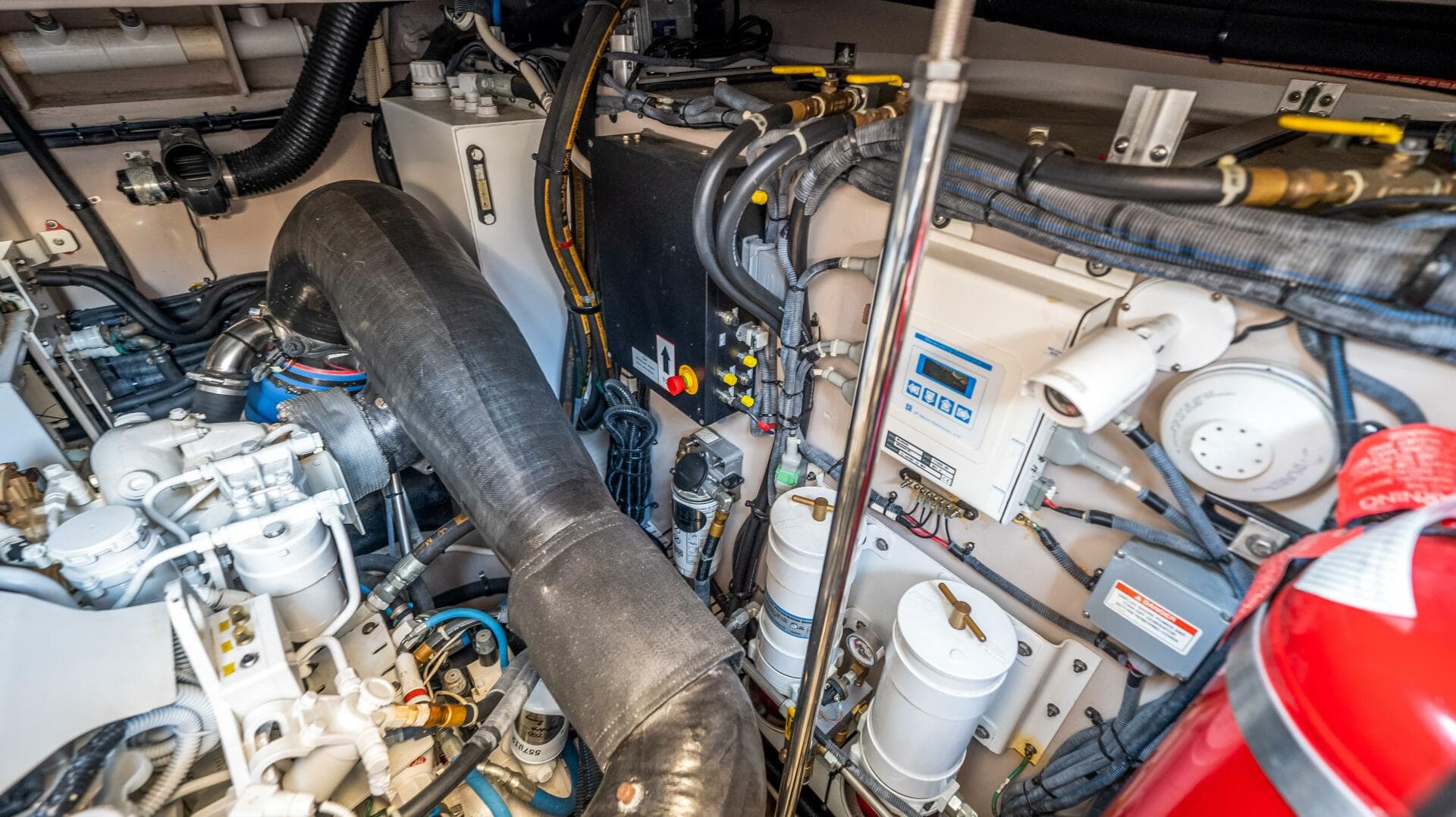 2013 Sea Ray 610 Sundancer — photo 16