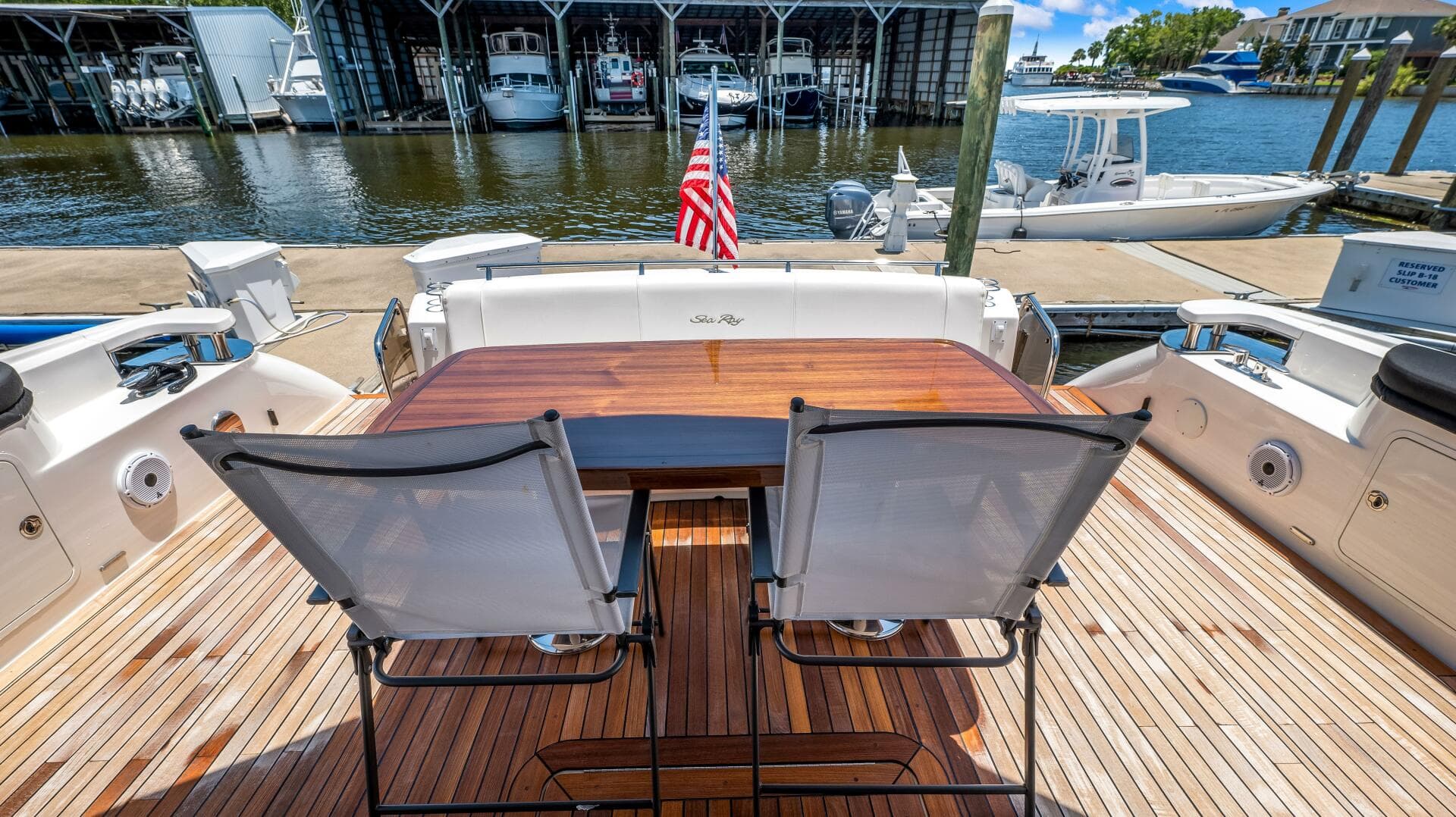 2013 Sea Ray 610 Sundancer — photo 11