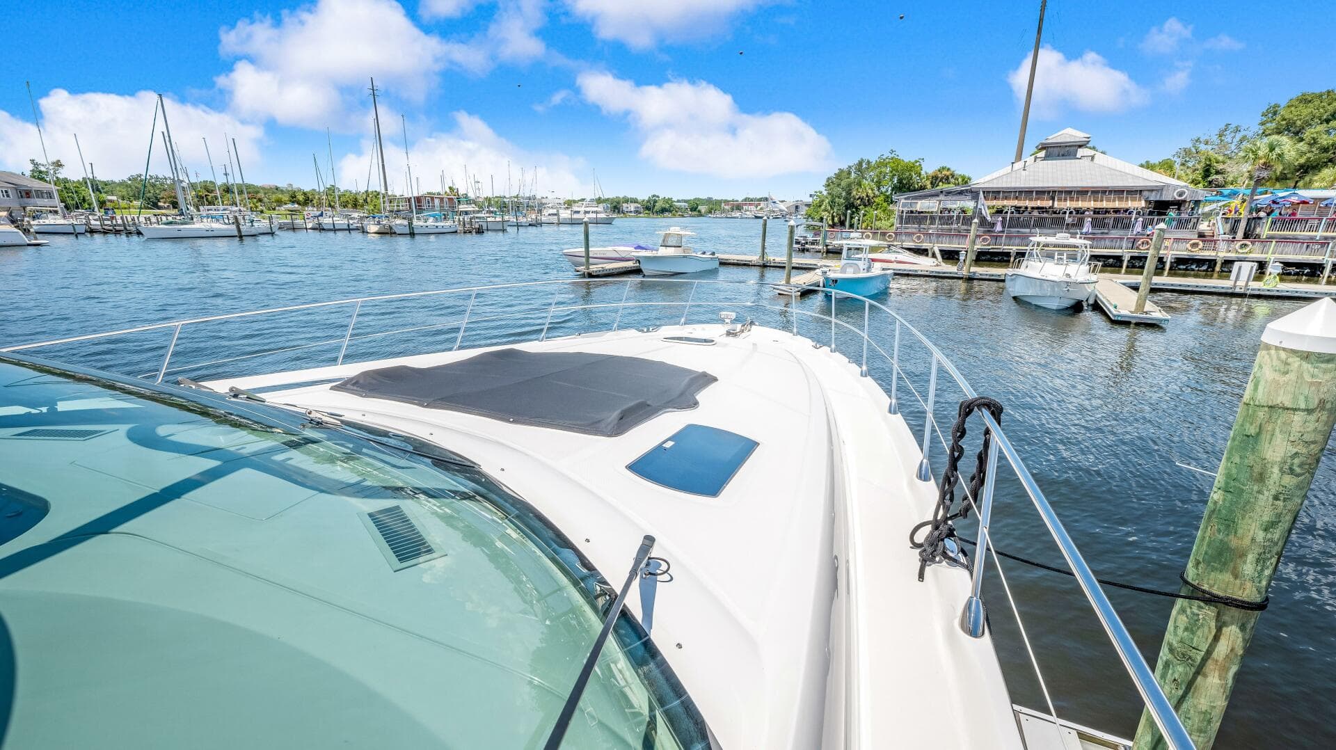 2013 Sea Ray 610 Sundancer — photo 10