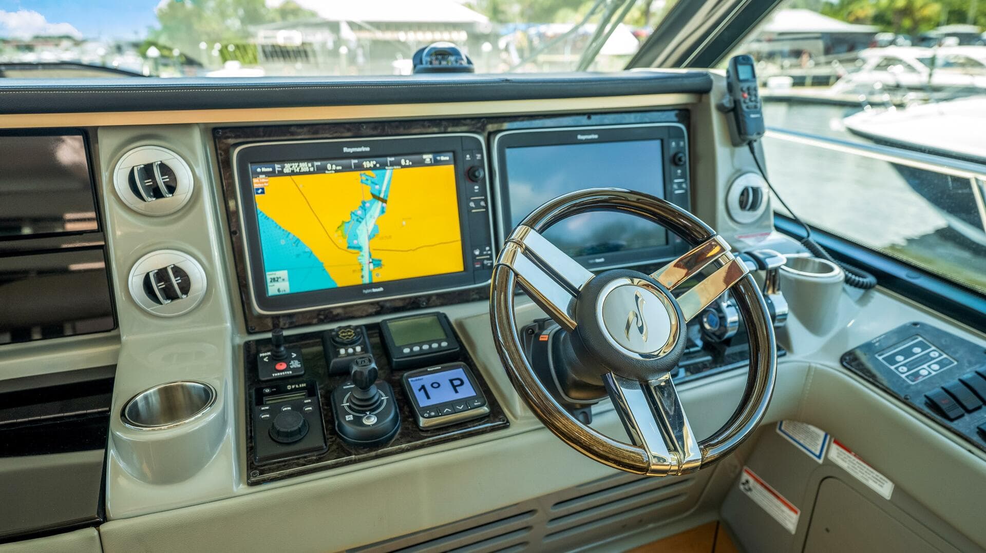 2013 Sea Ray 610 Sundancer — photo 73