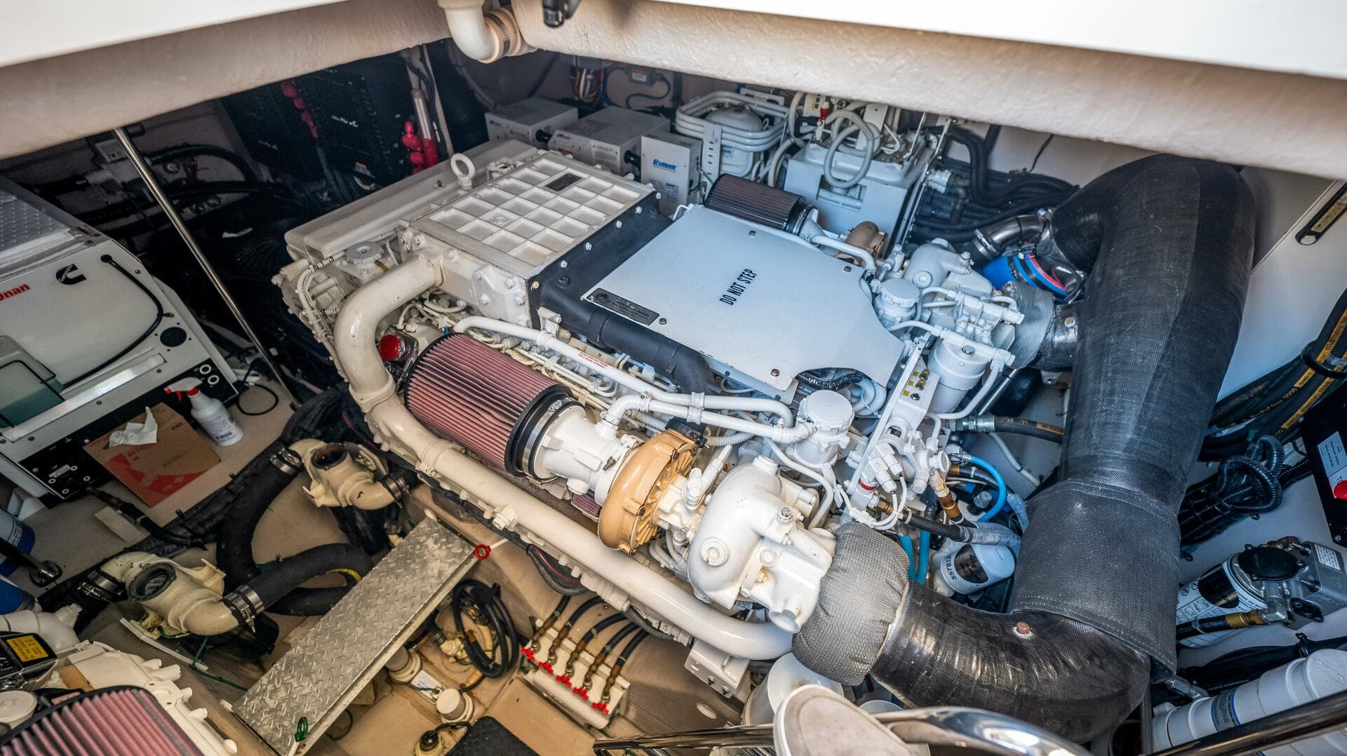 2013 Sea Ray 610 Sundancer — photo 12