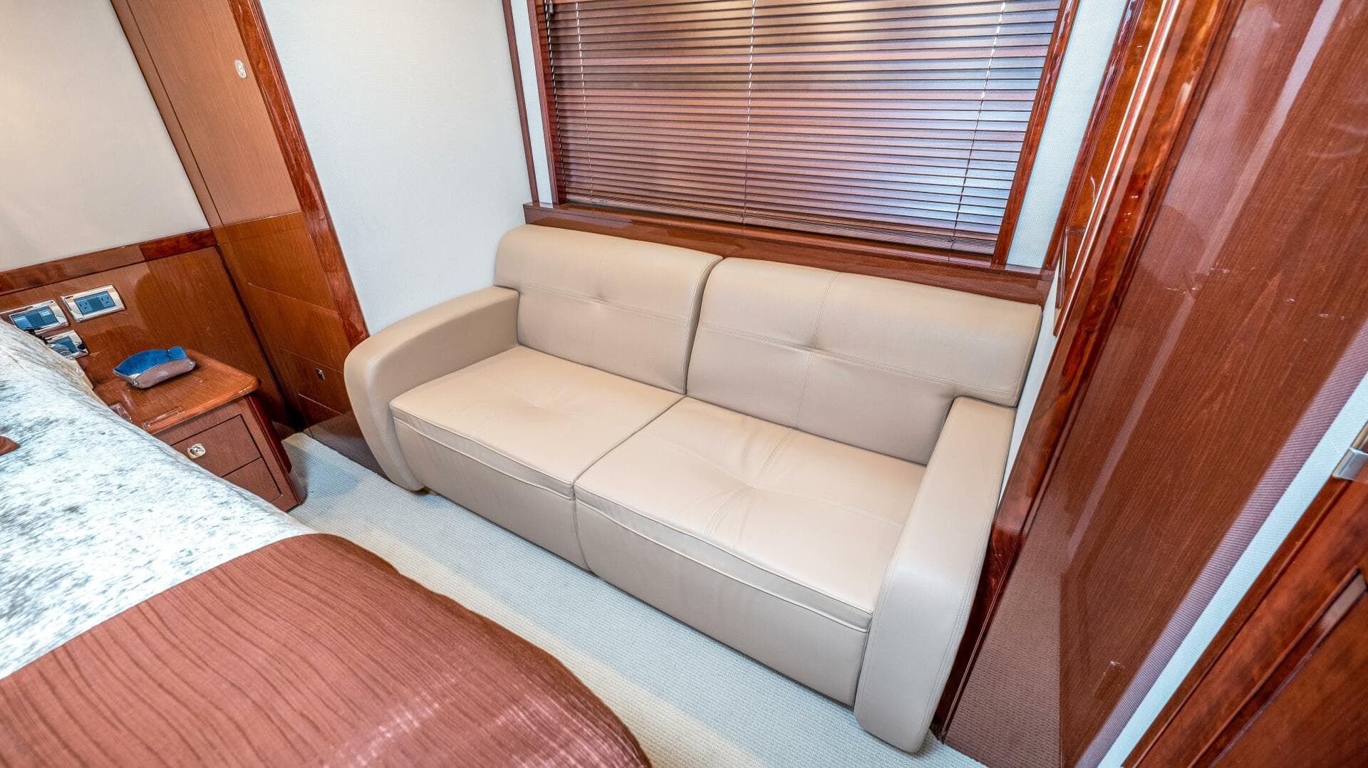 2013 Sea Ray 610 Sundancer — photo 30