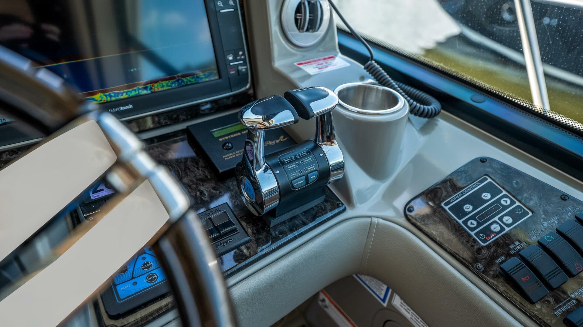 2013 Sea Ray 610 Sundancer — photo 72