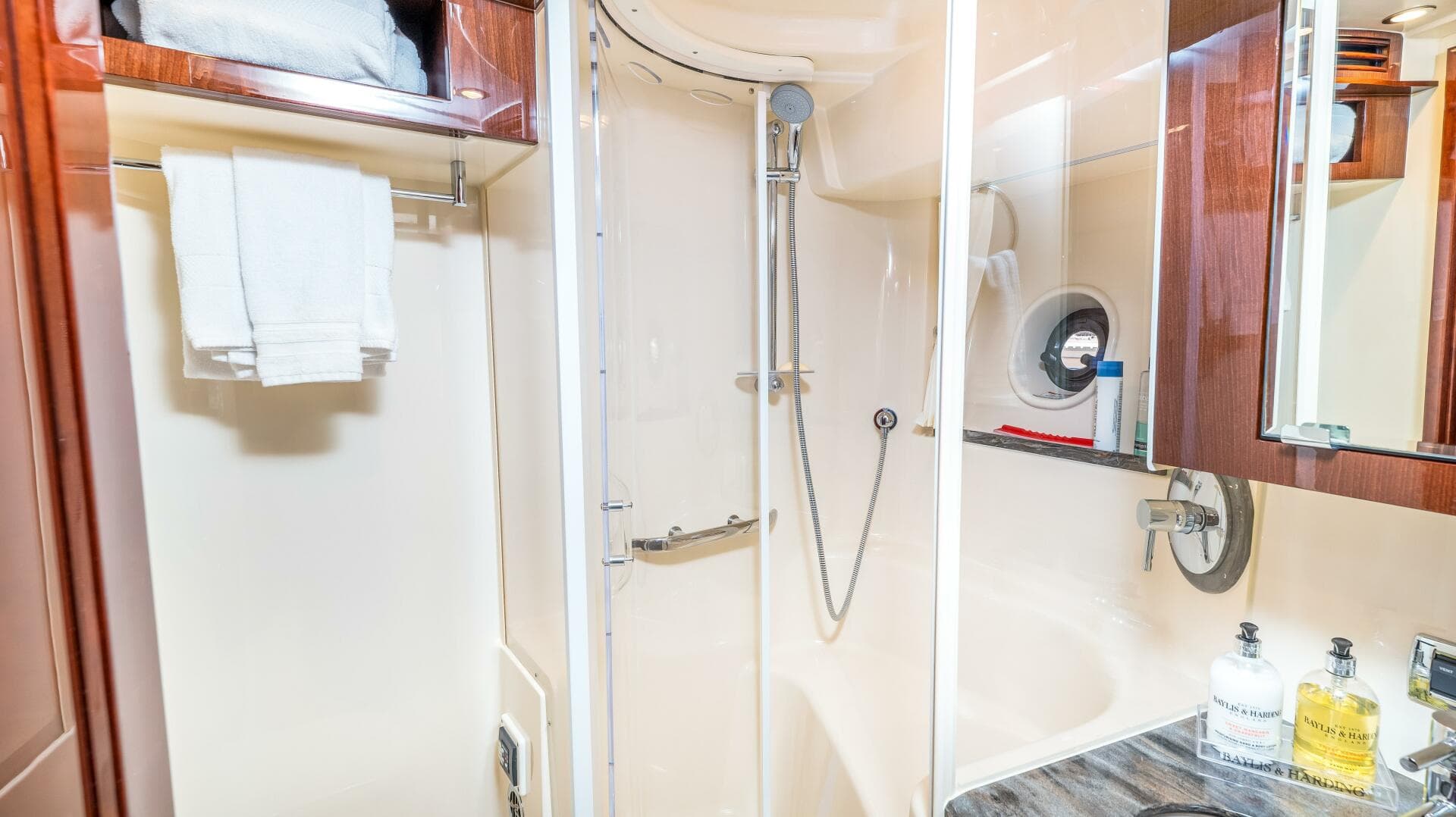 2013 Sea Ray 610 Sundancer — photo 84