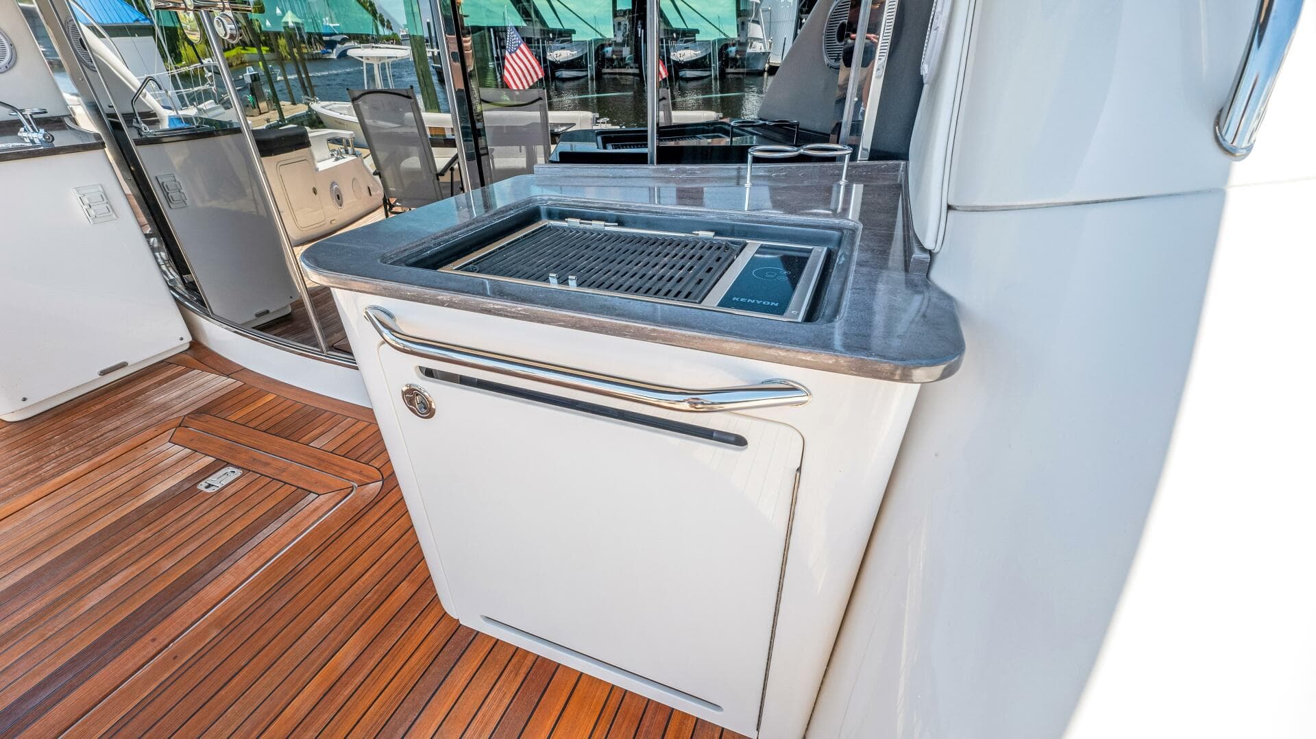 2013 Sea Ray 610 Sundancer — photo 53