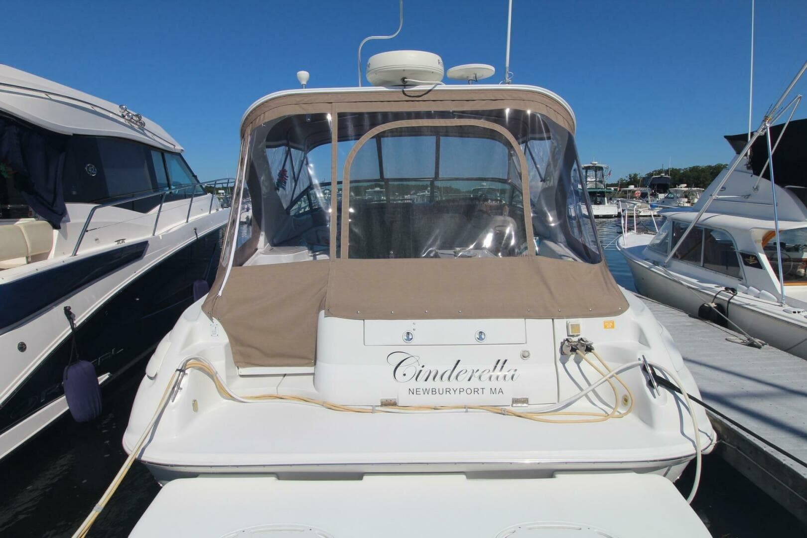 2004 Larson 370 Cabrio — photo 2