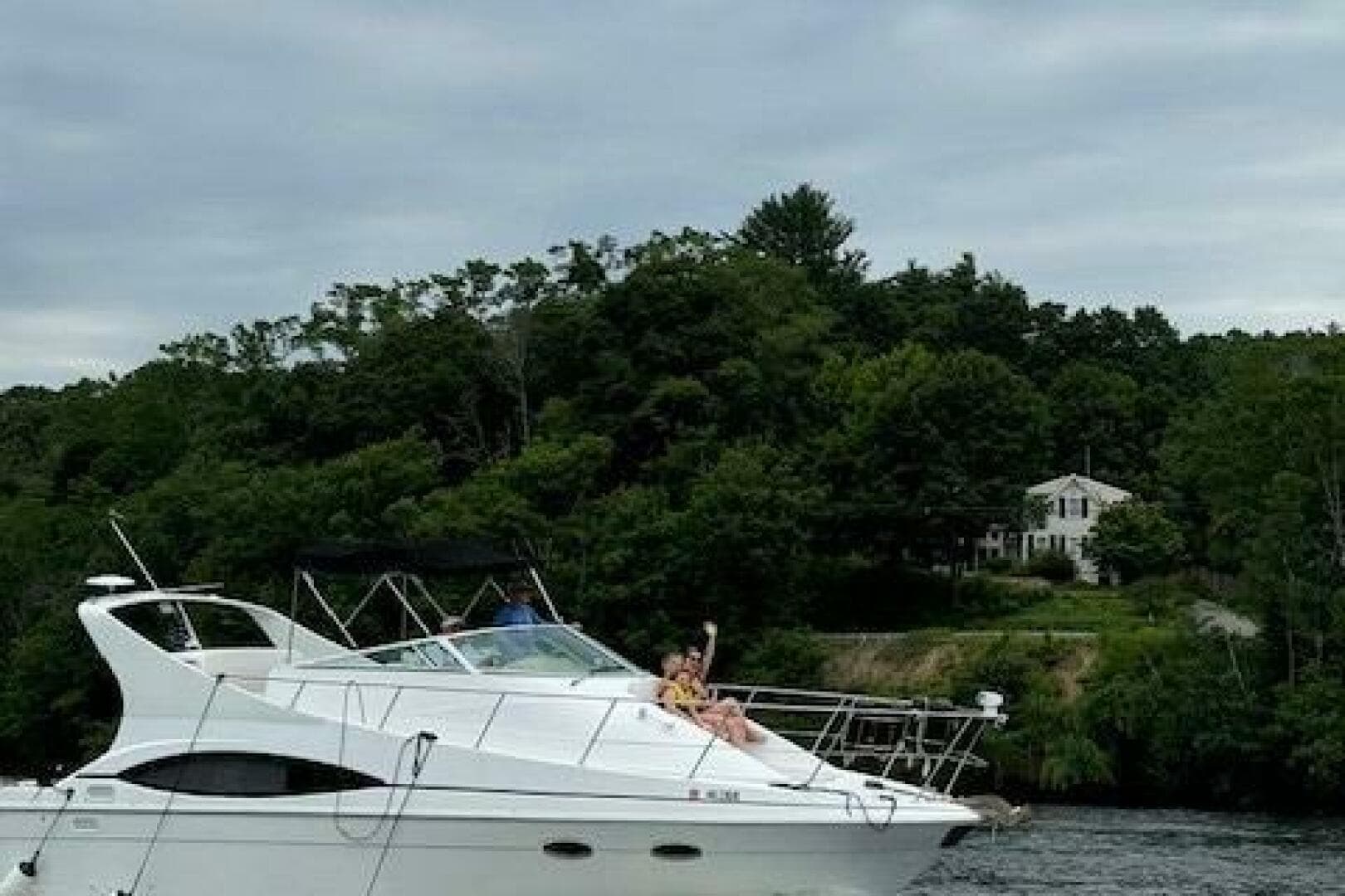 2001 Carver 350 Mariner — photo 8