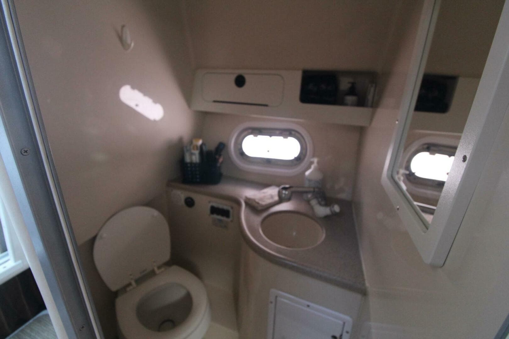 2004 Four Winns 348 Vista — photo 24