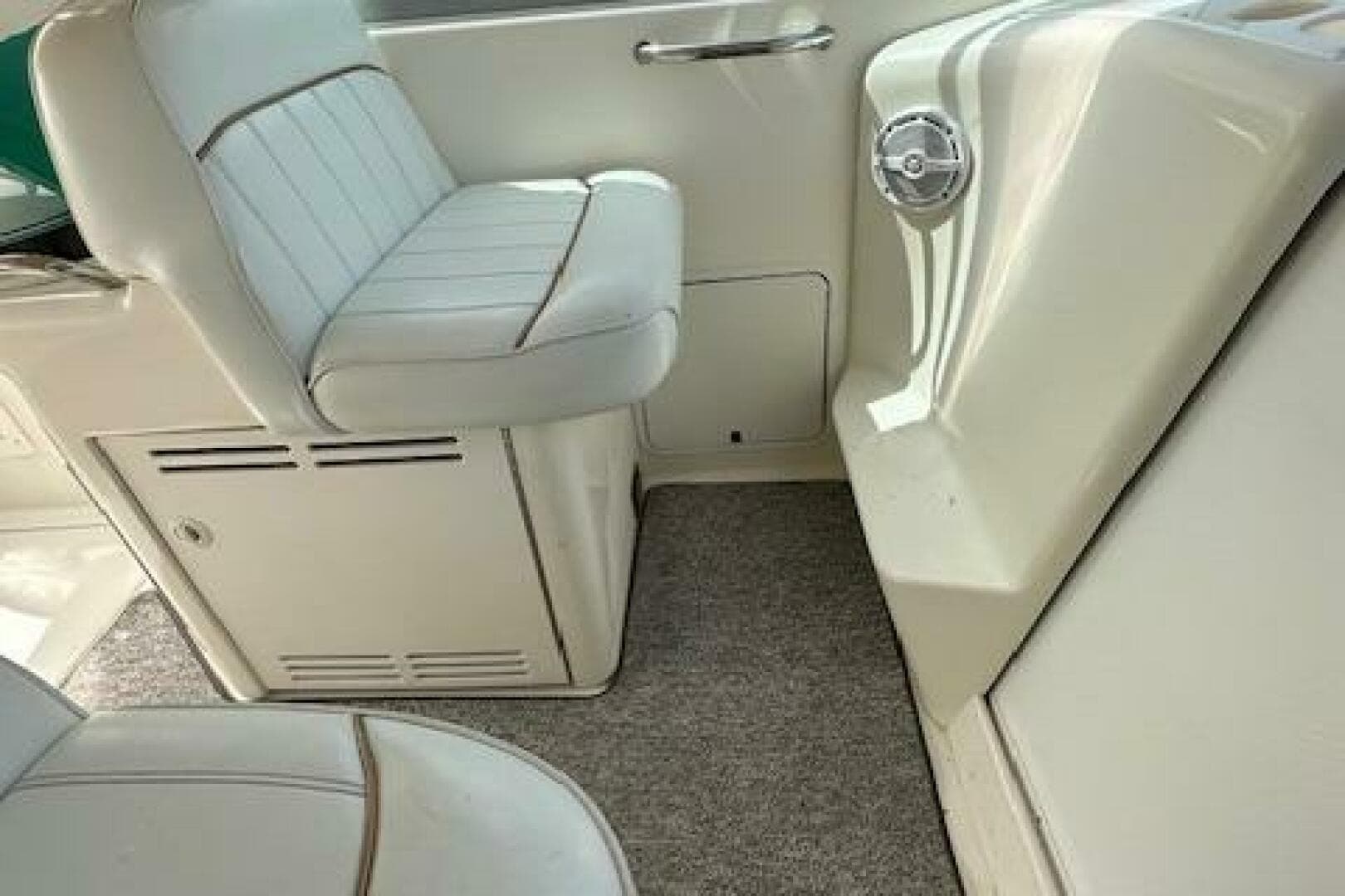 1998 Sea Ray 330 Express — photo 14