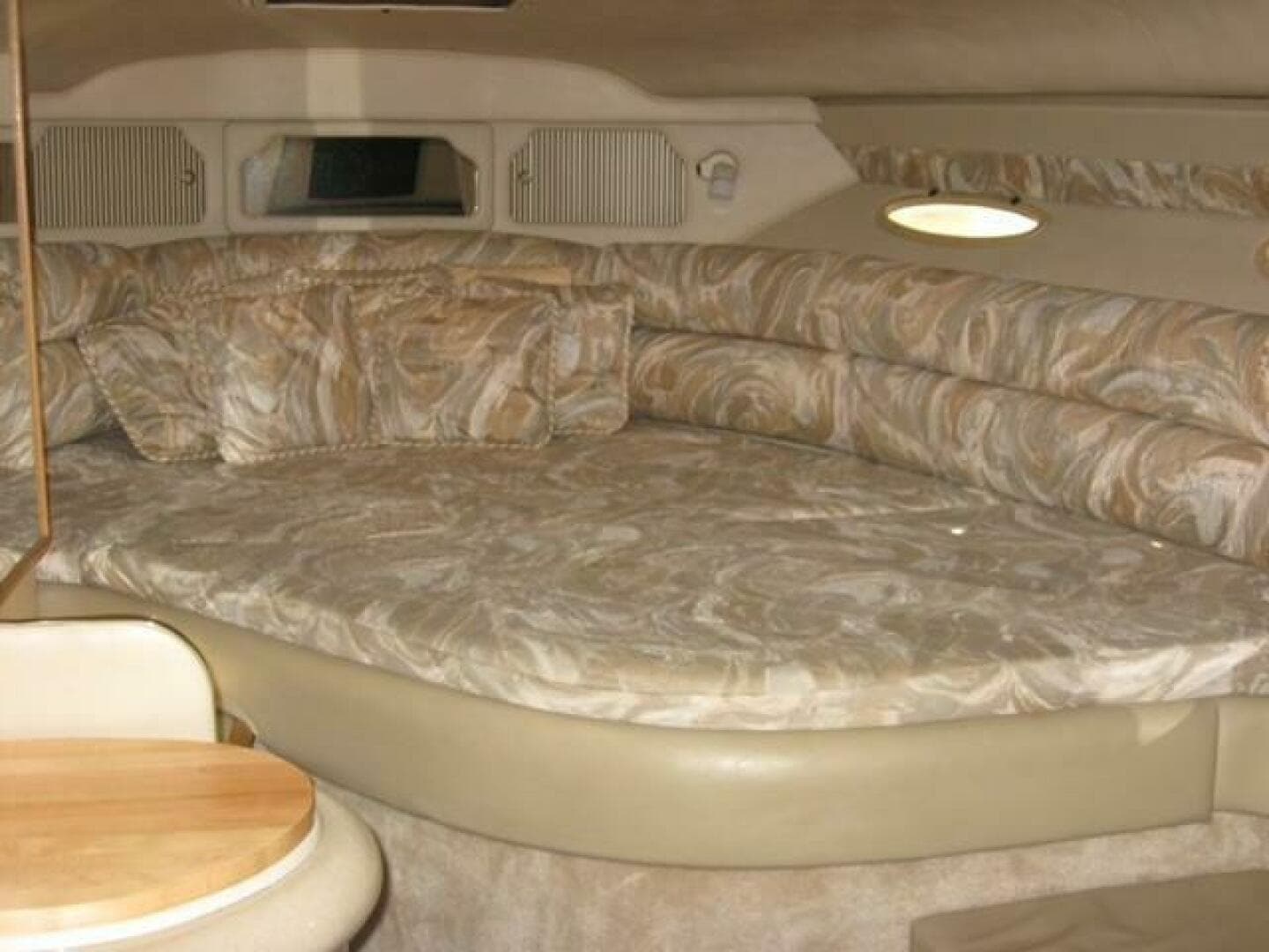 1998 Sea Ray 330 Express — photo 3