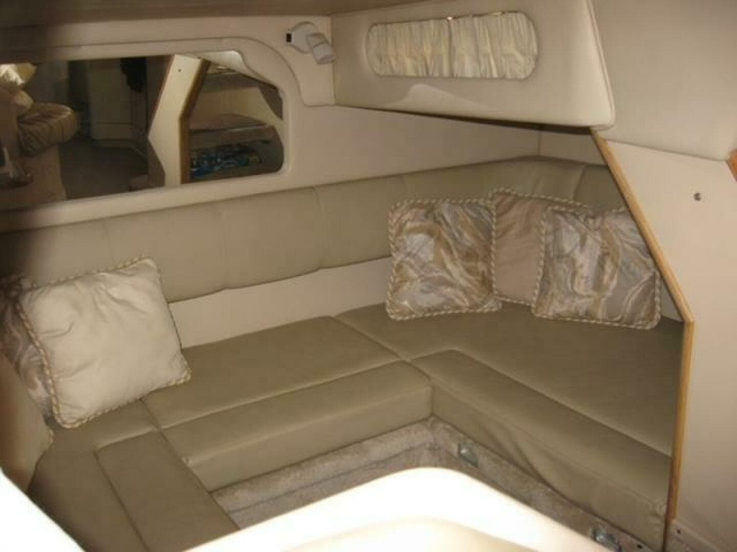 1998 Sea Ray 330 Express — photo 5