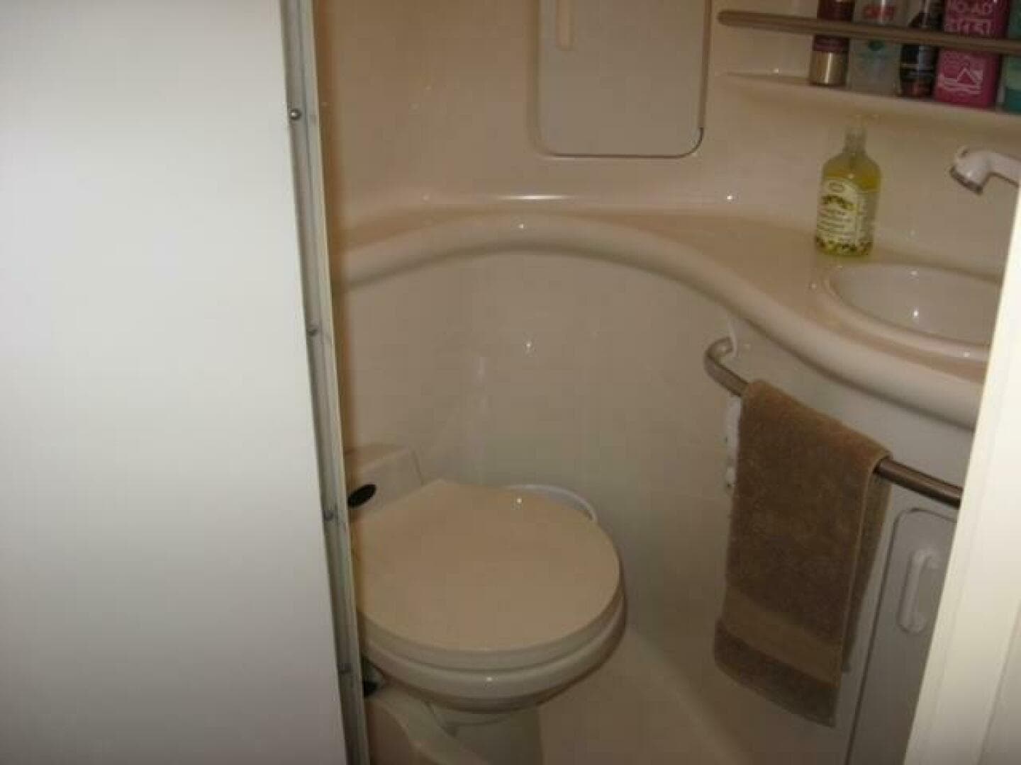 1998 Sea Ray 330 Express — photo 7