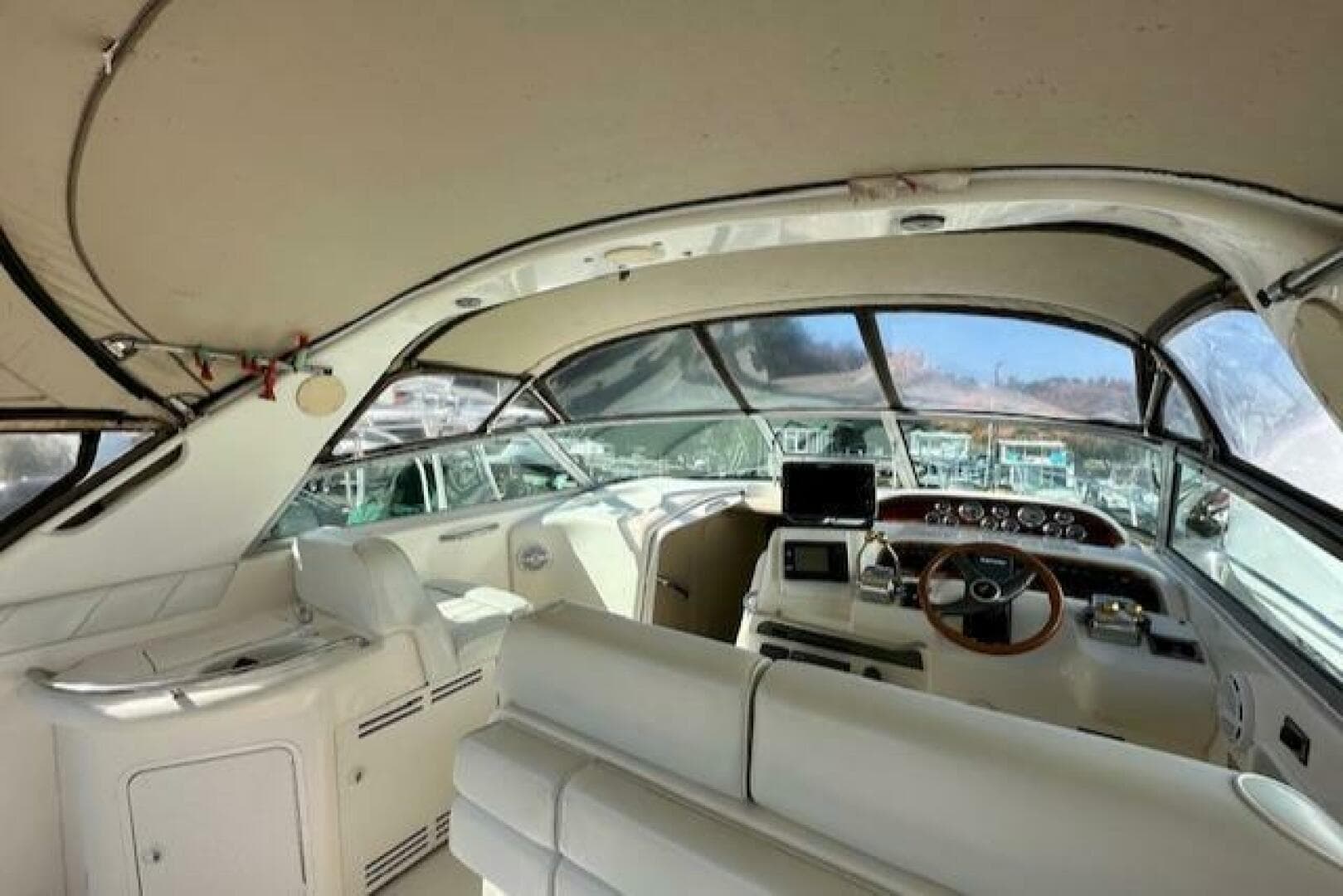 1998 Sea Ray 330 Express — photo 16