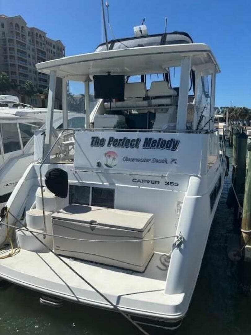 1996 Carver 355 Aft Cabin — photo 3