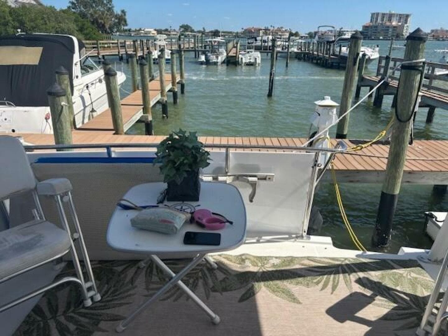 1996 Carver 355 Aft Cabin — photo 8