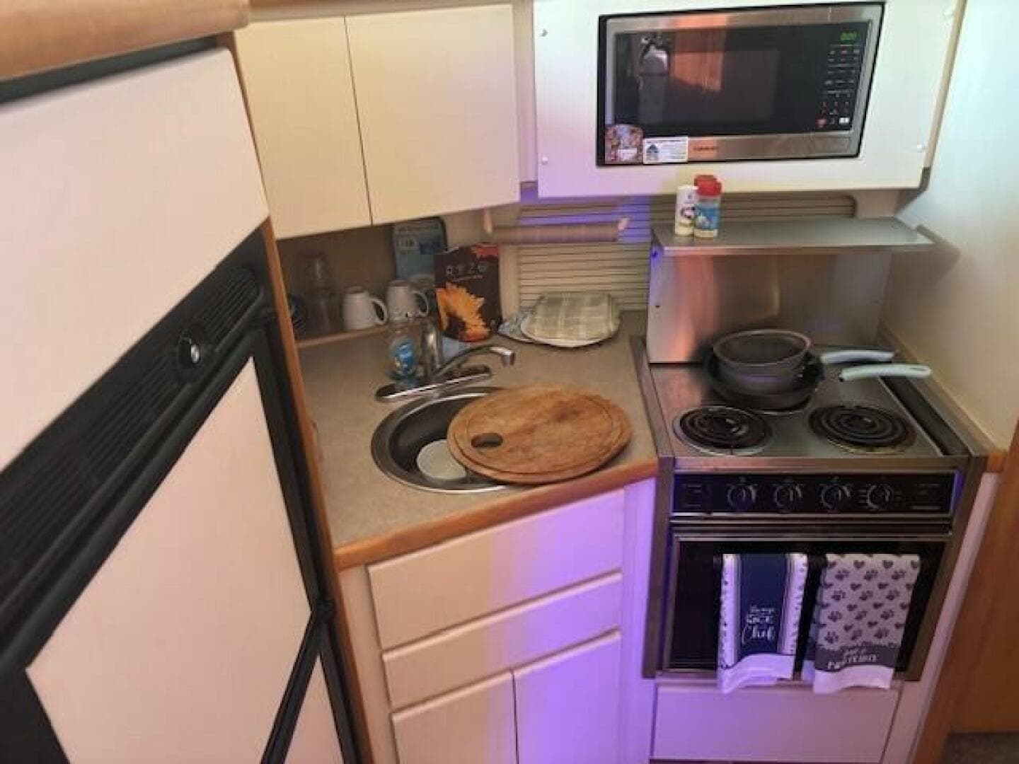 1996 Carver 355 Aft Cabin — photo 12