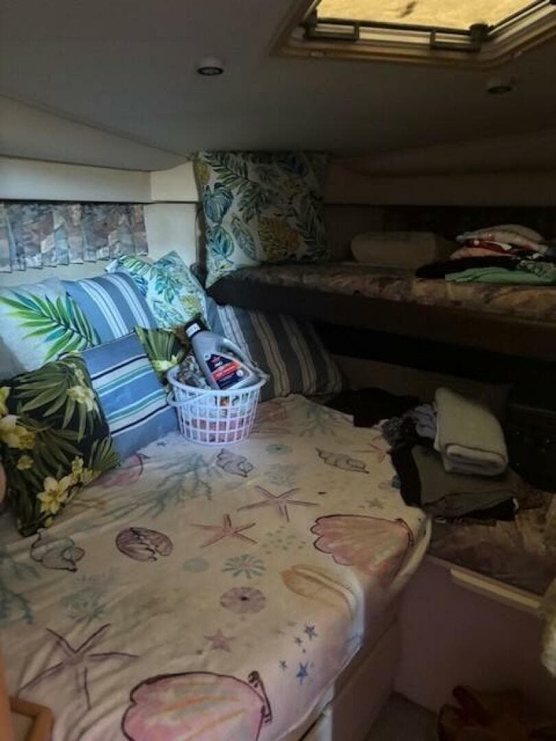 1996 Carver 355 Aft Cabin — photo 13