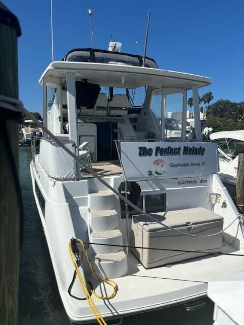 1996 Carver 355 Aft Cabin — photo 2