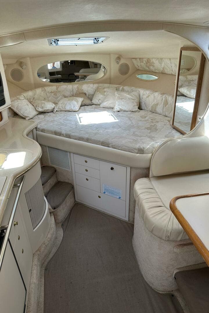 1999 Sea Ray 310 Sundancer — photo 13