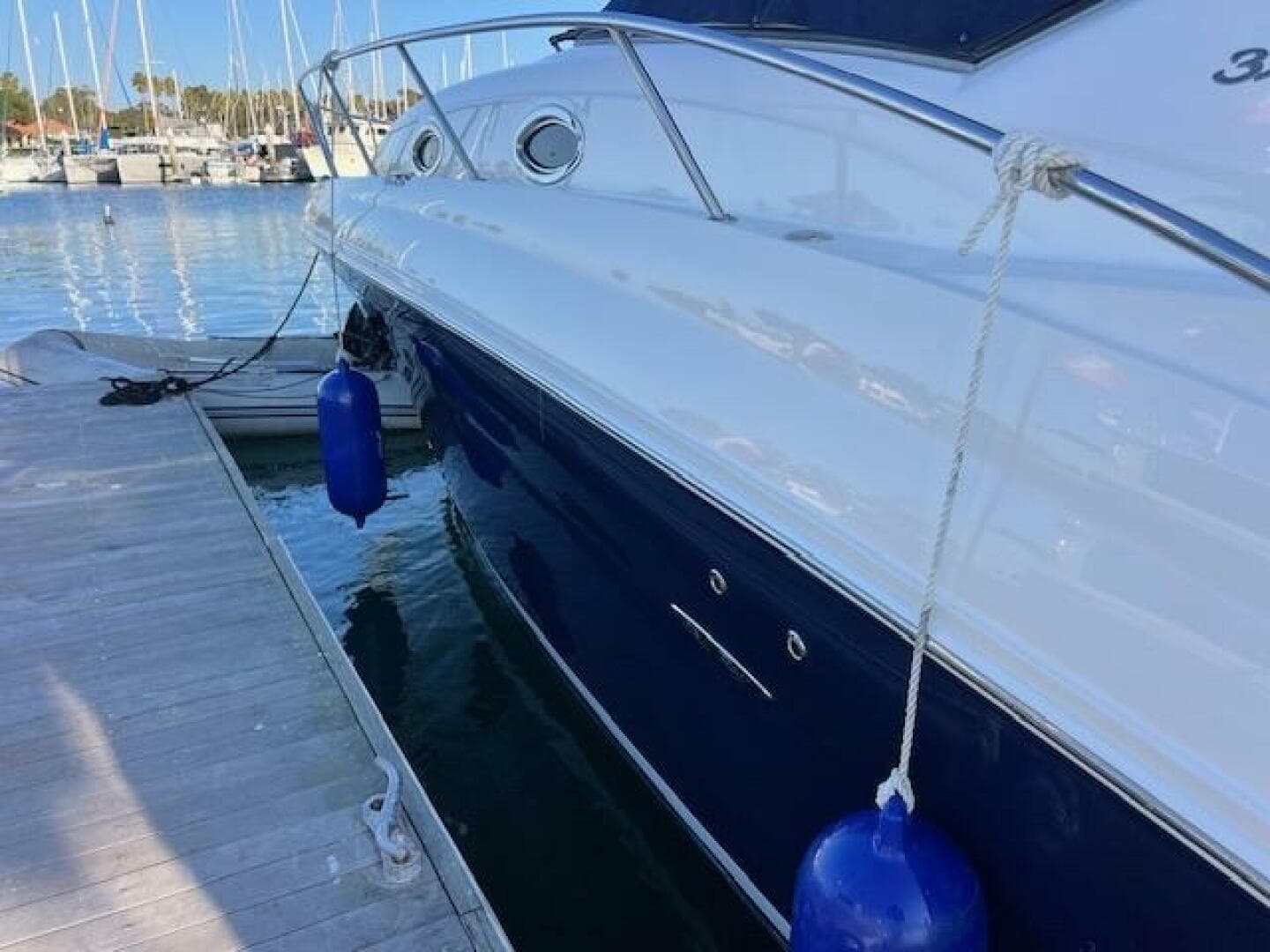 2005 Sea Ray 320 Sundancer — photo 8