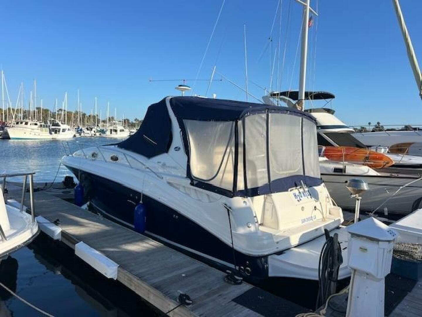 2005 Sea Ray 320 Sundancer — photo 2
