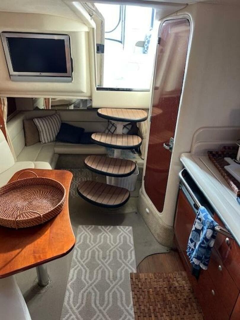 2005 Sea Ray 320 Sundancer — photo 27
