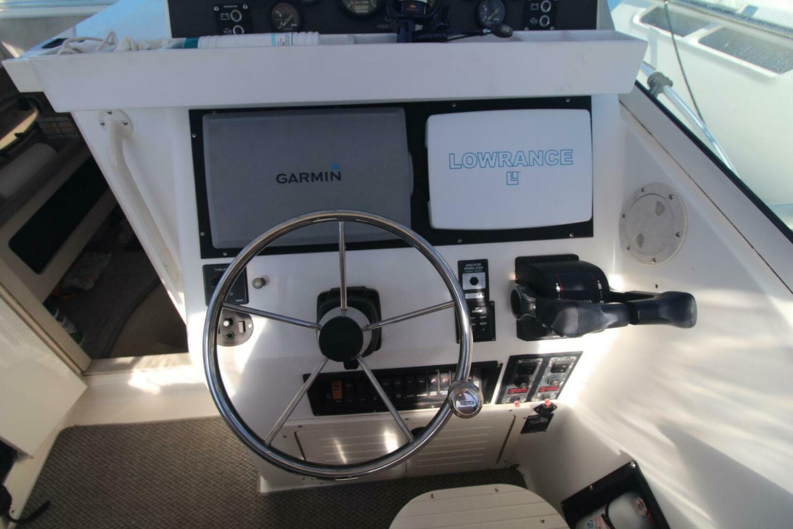 2001 Mako 293 Walk Around — photo 14
