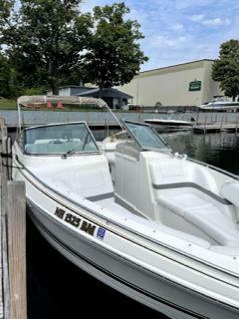 2001 Formula 280 Bow Rider — photo 2
