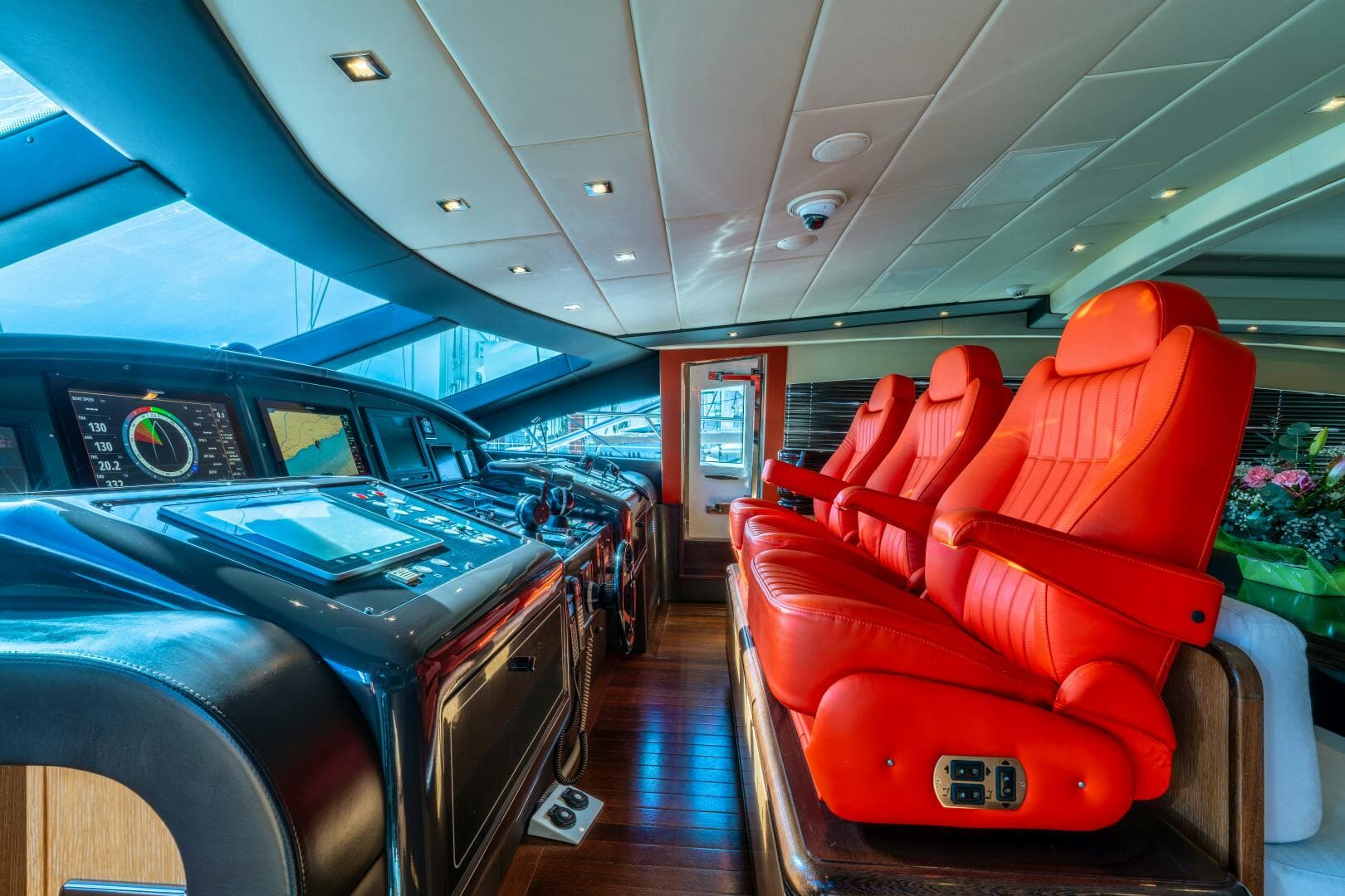 2008 Overmarine Mangusta 108 — photo 16