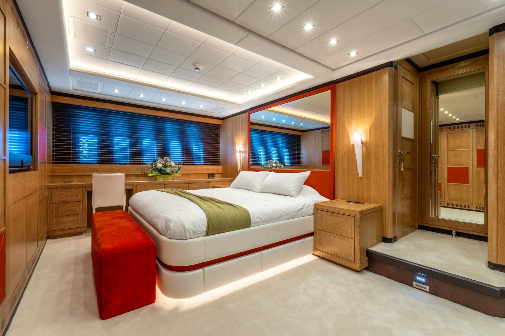 2008 Overmarine Mangusta 108 — photo 18