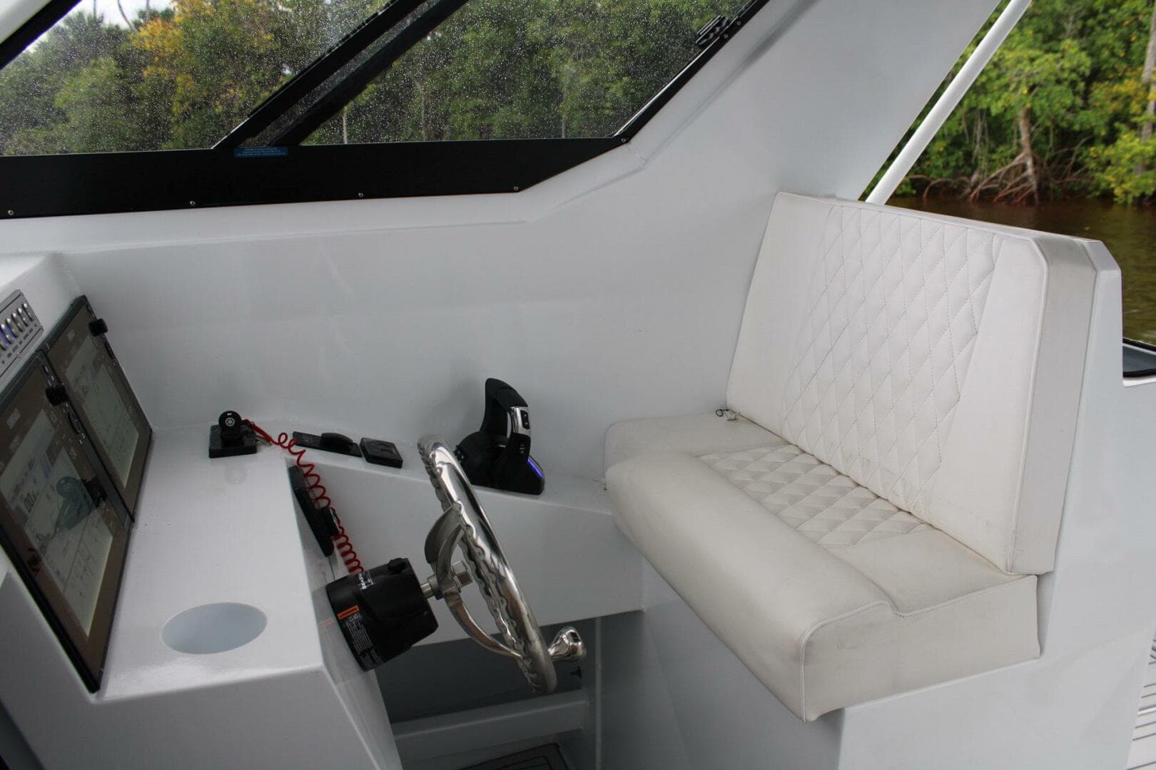 2024 Custom Genesis Craft 2700 Cuddy — photo 14