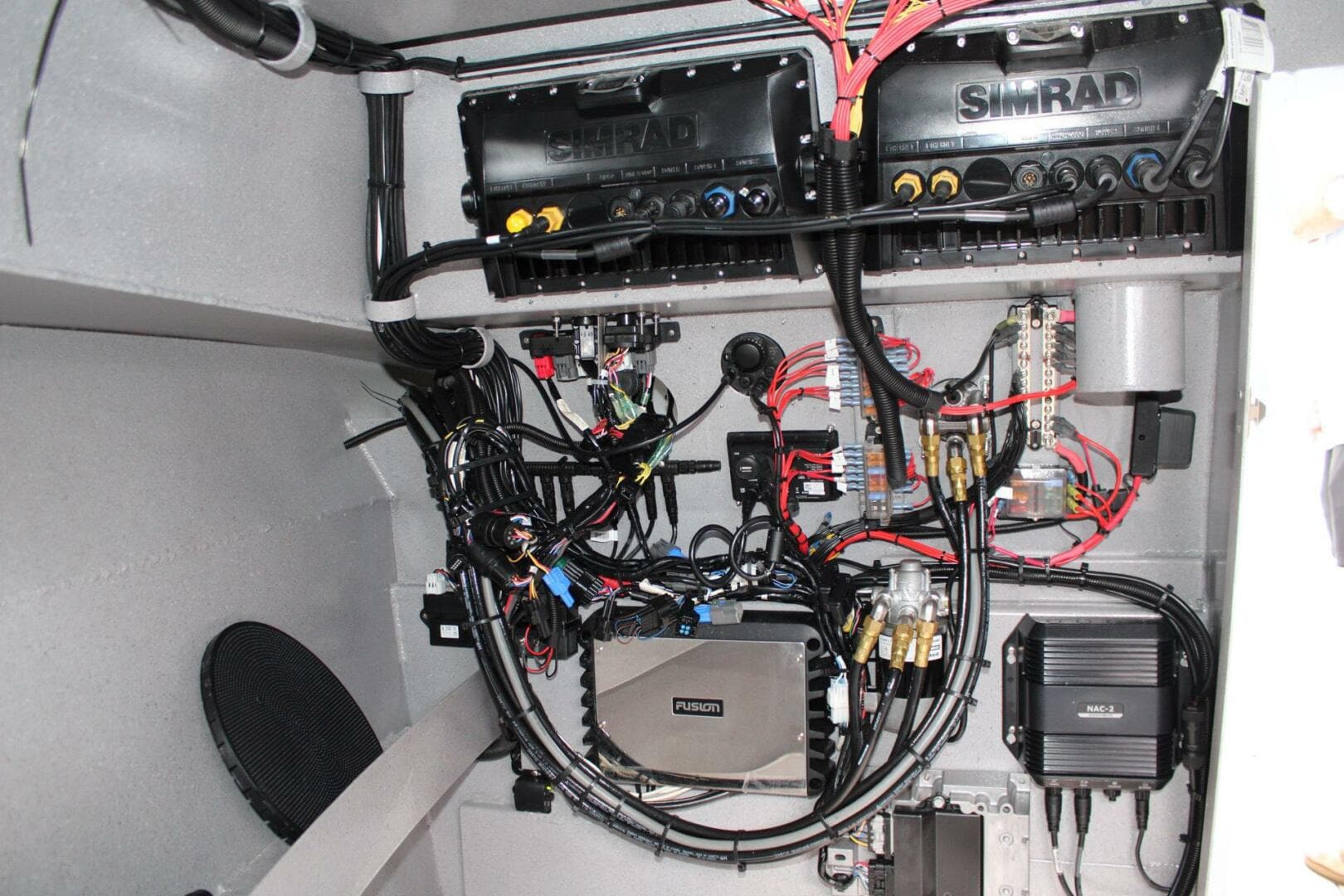 2024 Custom Genesis Craft 2700 Cuddy — photo 21