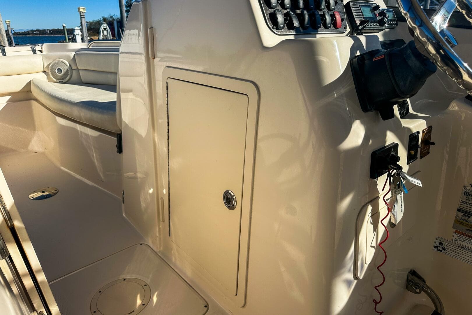 2016 Grady-White 255 Freedom — photo 18