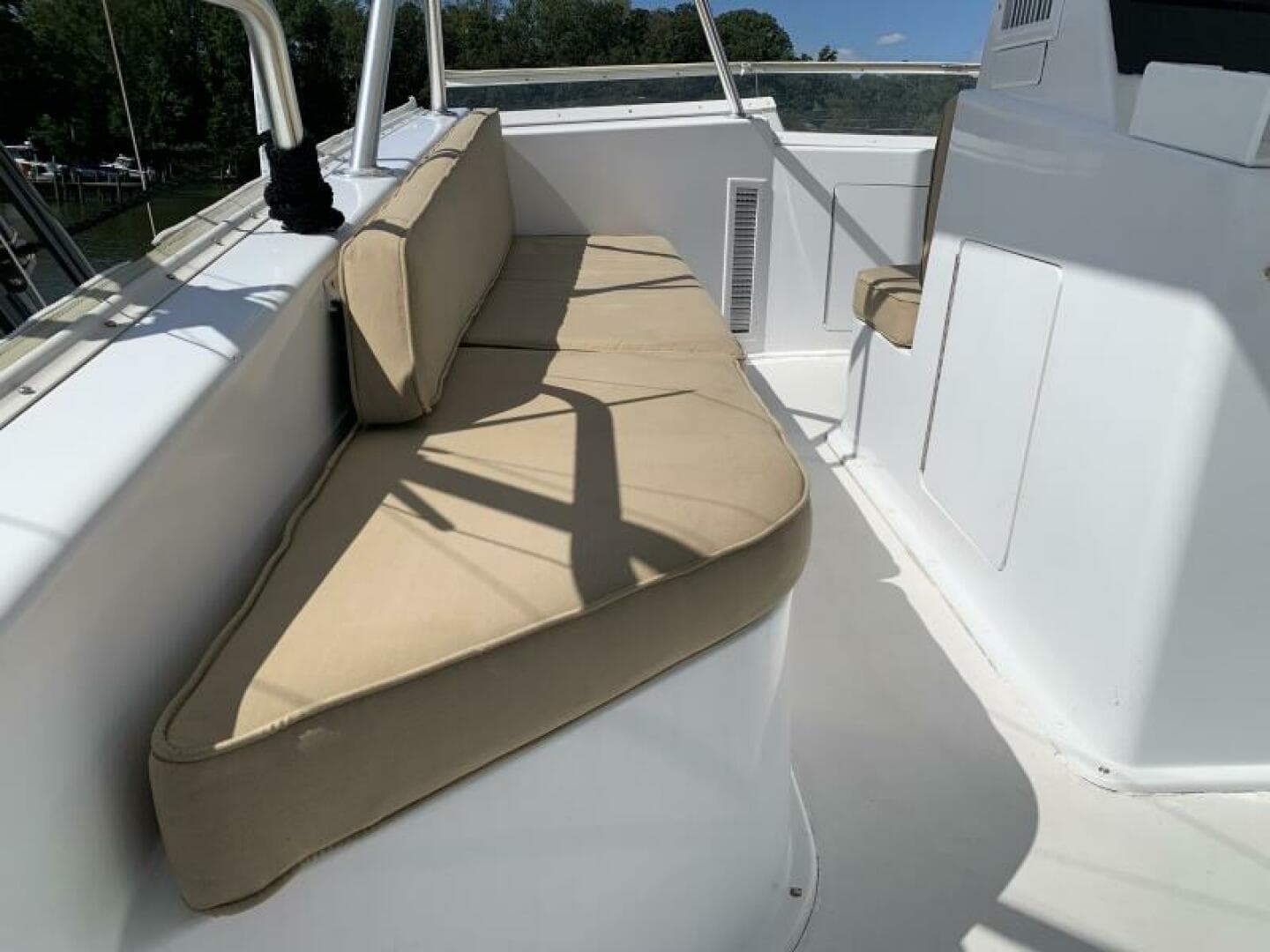 2000 Viking 50 Convertible Sportfish — photo 38