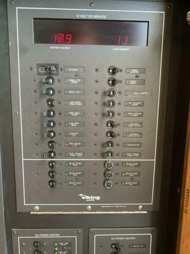 2000 Viking 50 Convertible Sportfish — photo 35