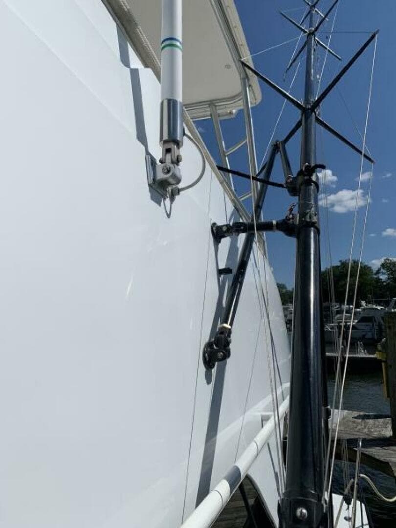 2000 Viking 50 Convertible Sportfish — photo 9