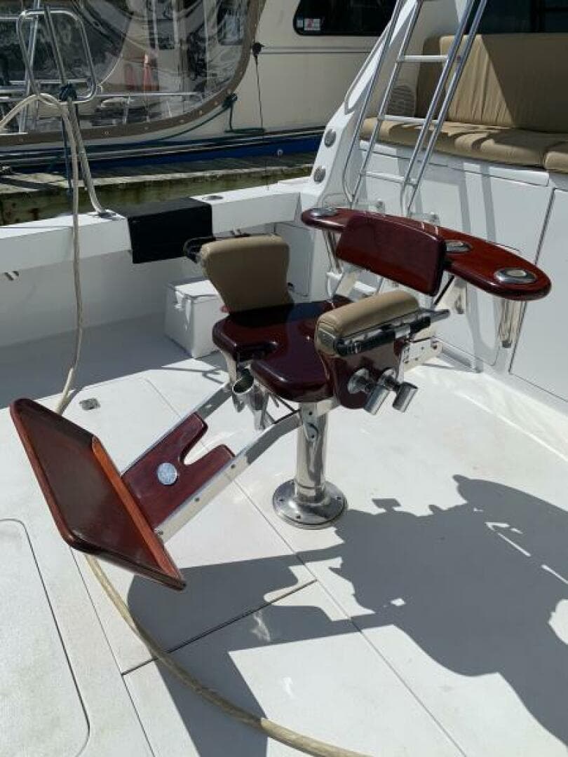 2000 Viking 50 Convertible Sportfish — photo 37