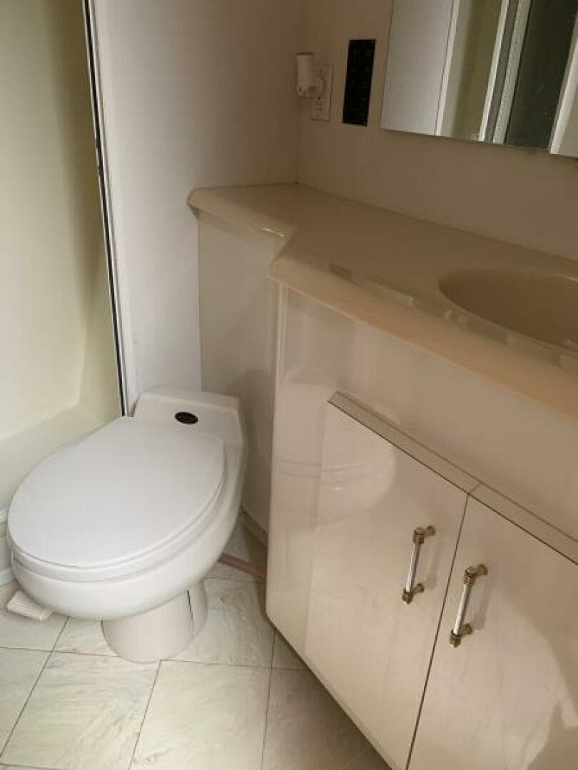 2000 Viking 50 Convertible Sportfish — photo 29