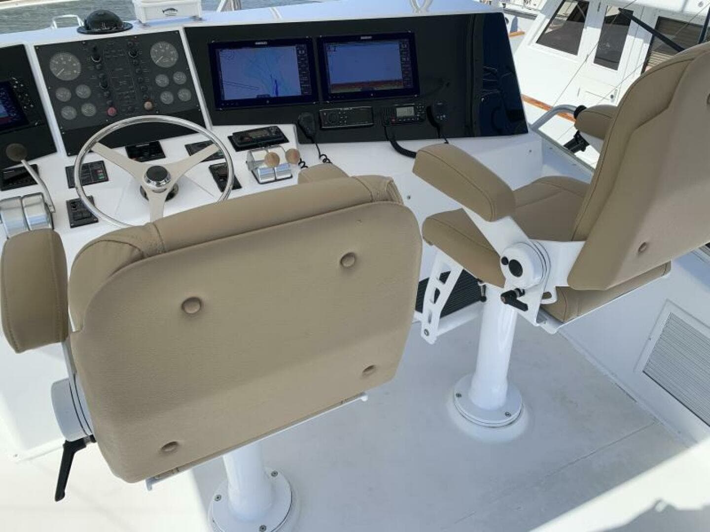 2000 Viking 50 Convertible Sportfish — photo 47