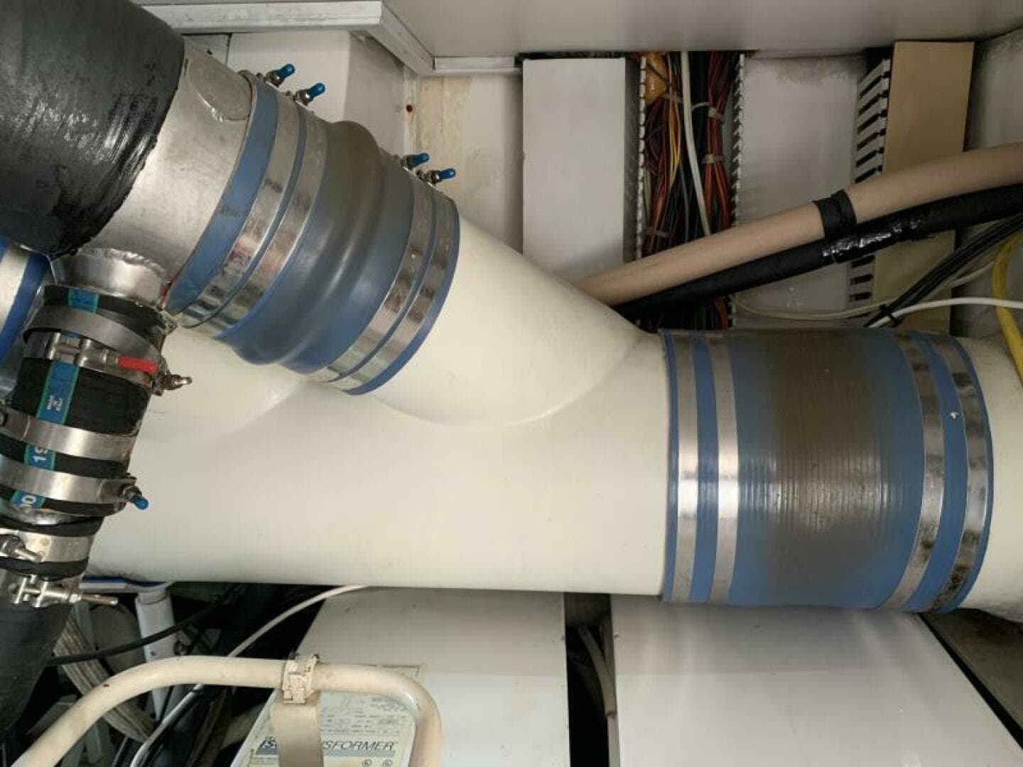 2000 Viking 50 Convertible Sportfish — photo 65