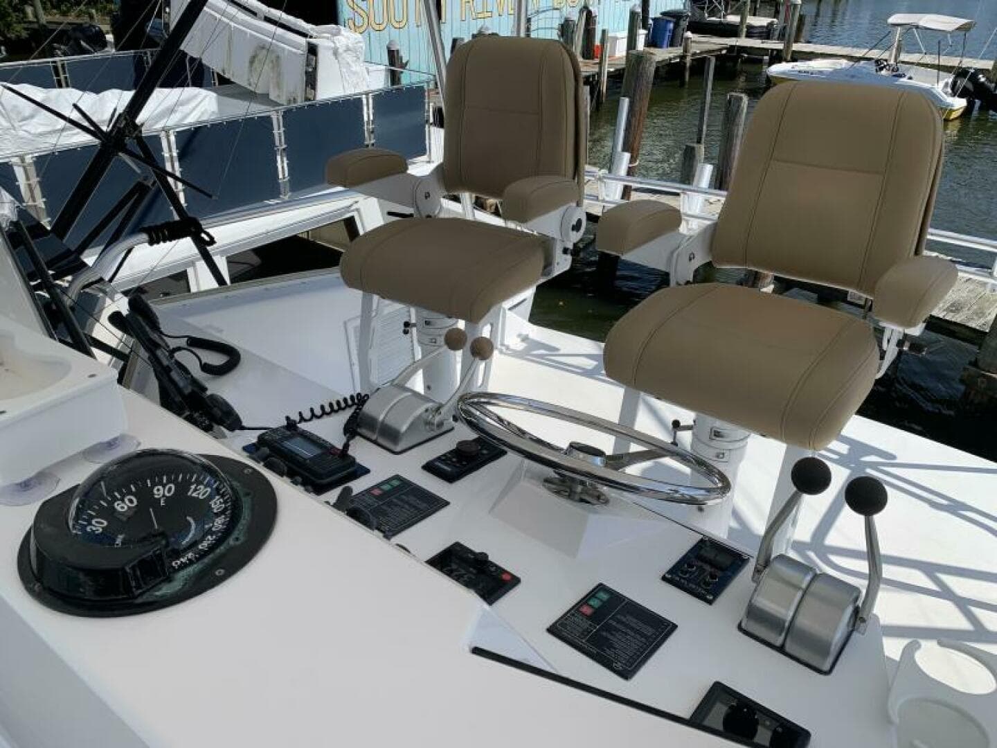 2000 Viking 50 Convertible Sportfish — photo 51