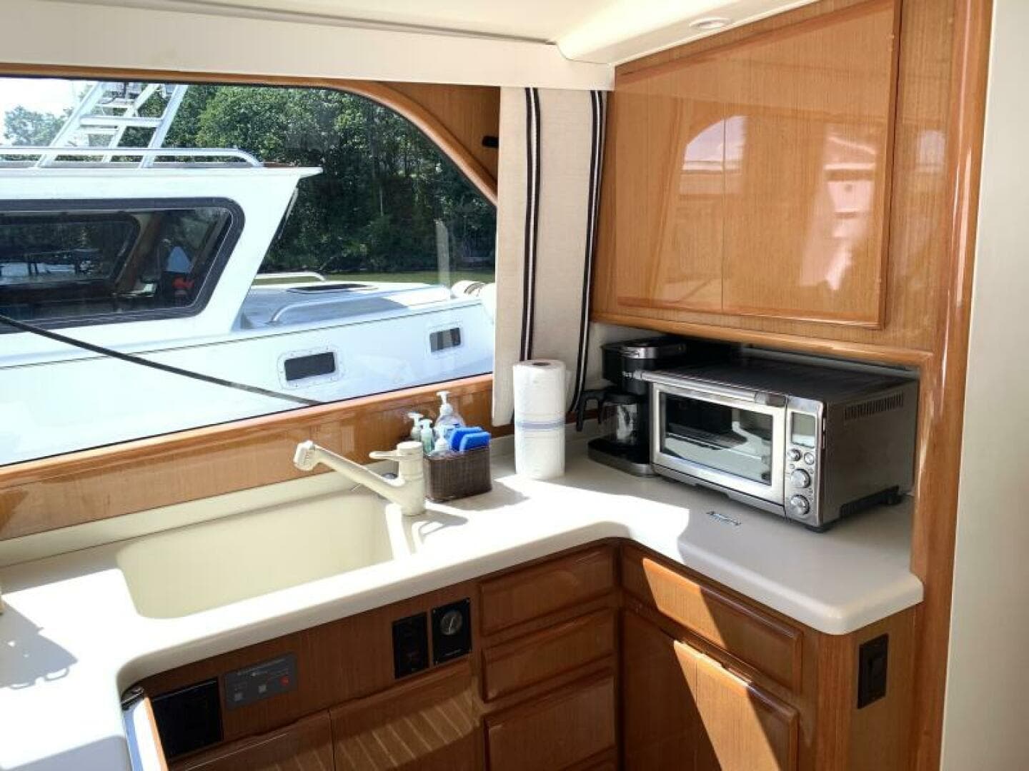 2000 Viking 50 Convertible Sportfish — photo 19