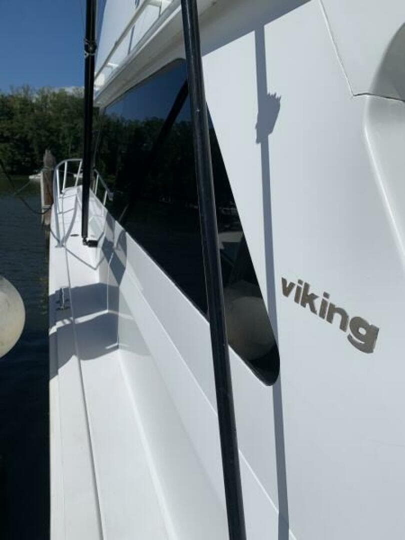2000 Viking 50 Convertible Sportfish — photo 8