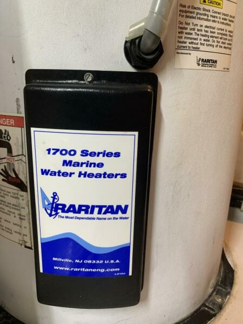 2000 Viking 50 Convertible Sportfish — photo 61