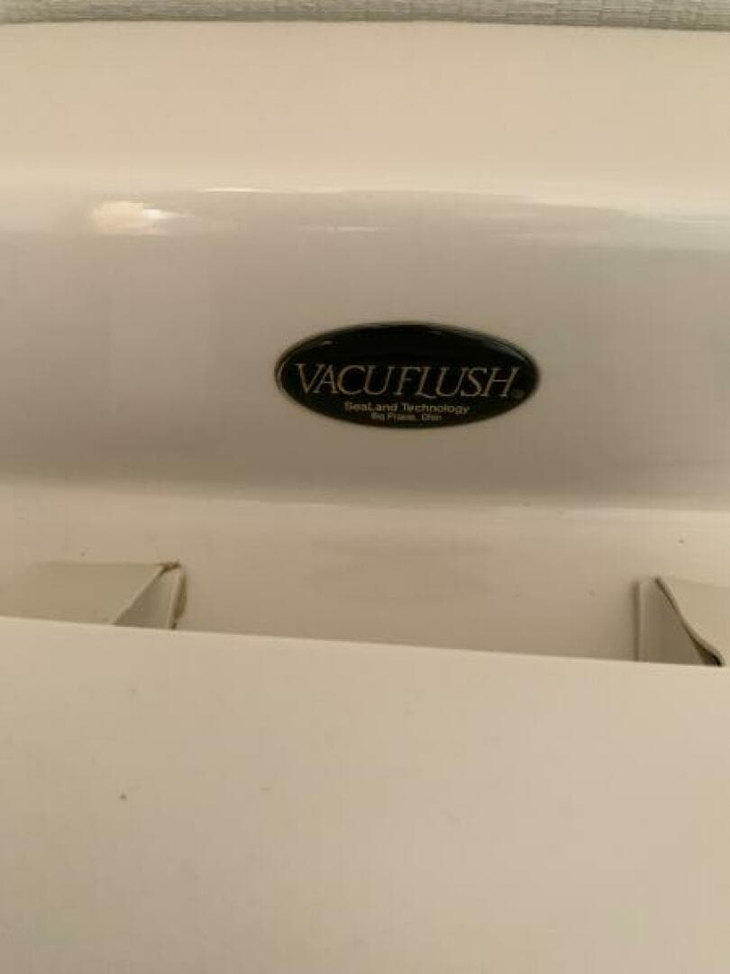 2000 Viking 50 Convertible Sportfish — photo 27