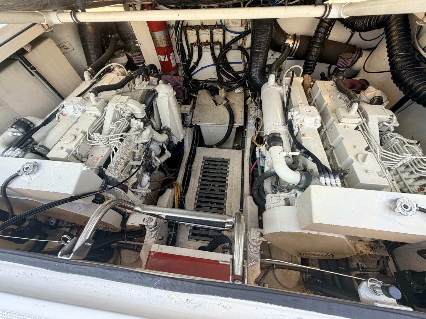 2000 Tiara Yachts 3500 Express — photo 26