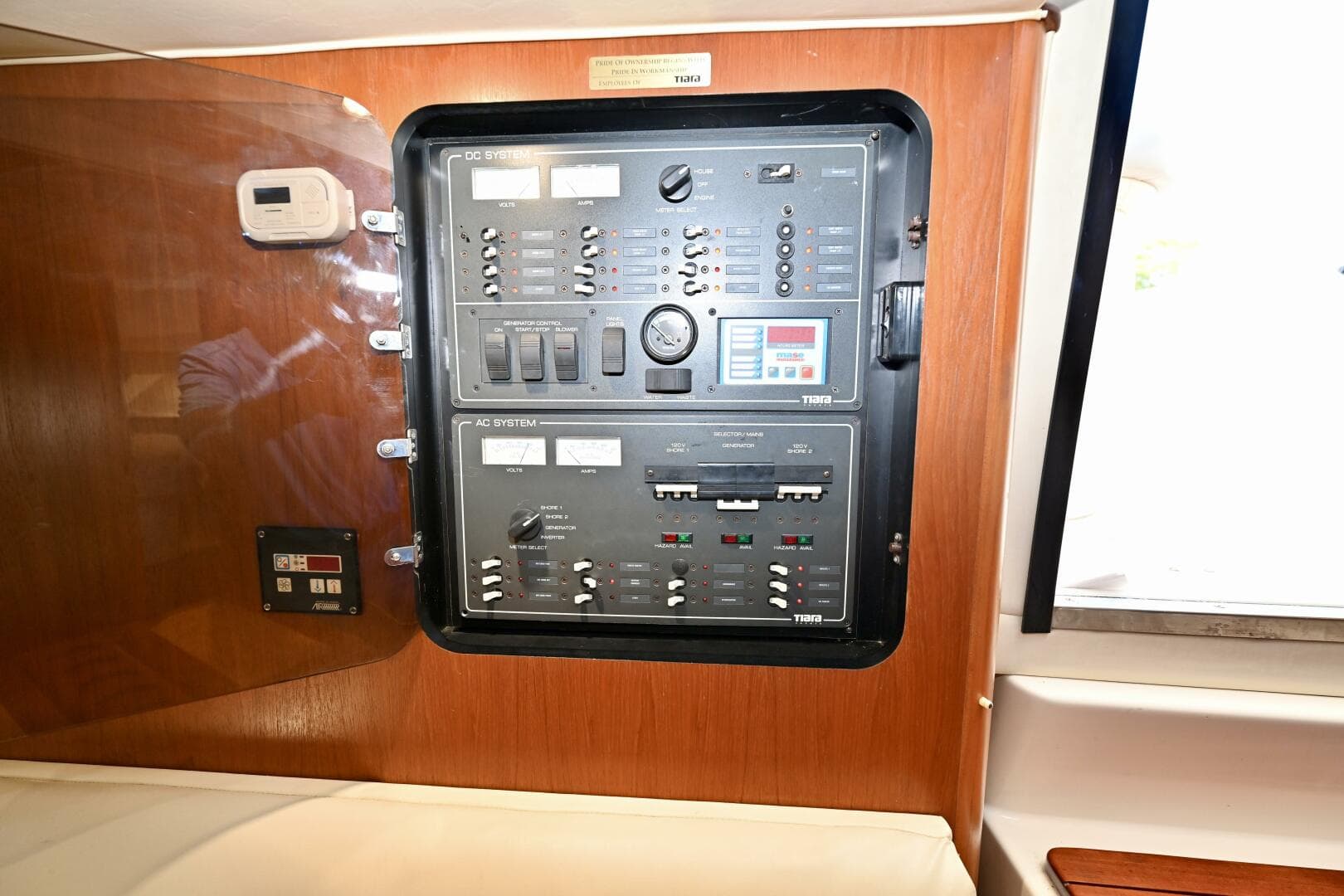 2000 Tiara Yachts 3500 Express — photo 16