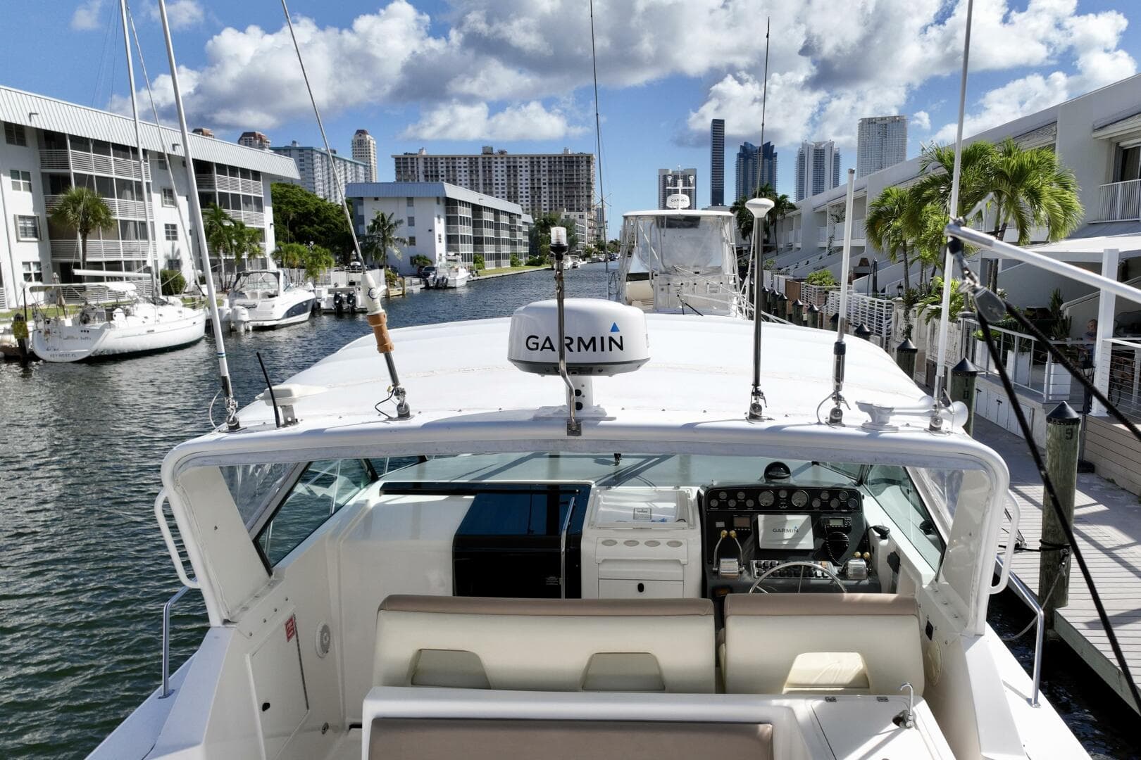 2000 Tiara Yachts 3500 Express — photo 31